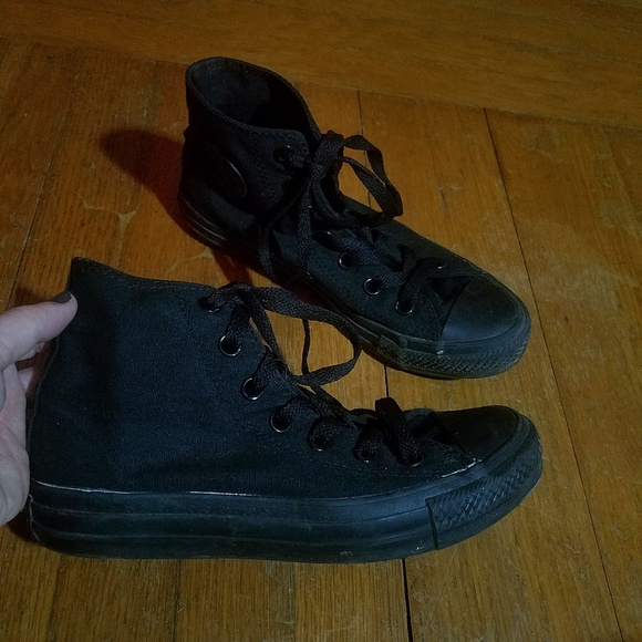 ladies black converse size 6